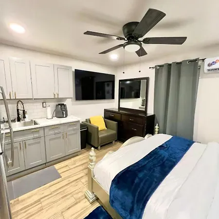 Furnished Apartmt Near Down Town With King Bed